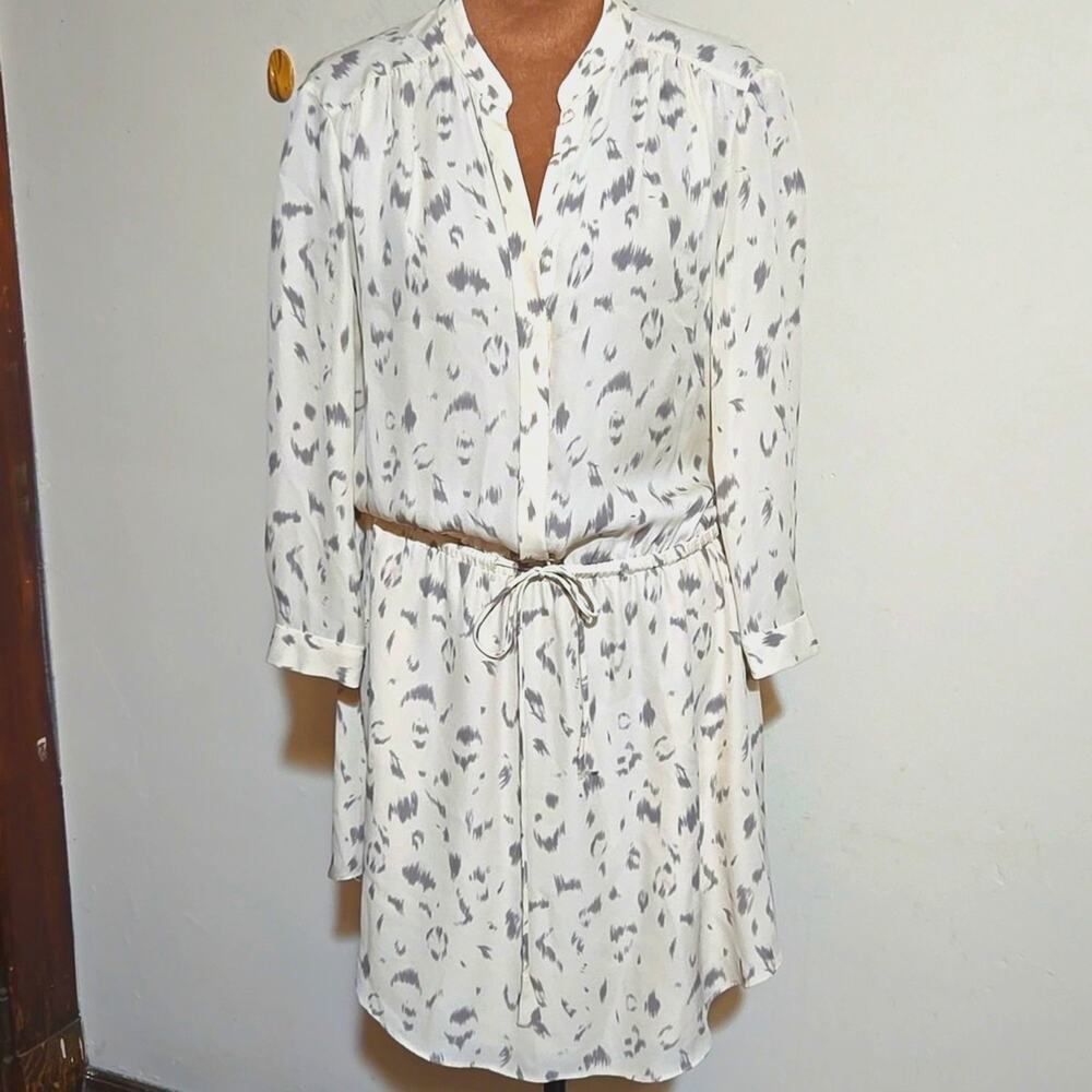 B37 Babaton Chic Cream and Gray Patterned Silk Dress Size Md Button Drop Waist